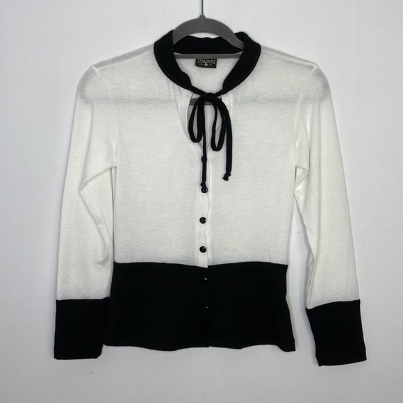 𝅺rock Steady pin up retro inspired pussybow buttons top - Picture 1 of 9